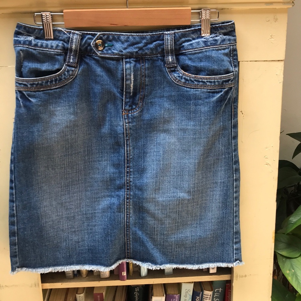 Old Navy distressed denim skirt with frayed hem